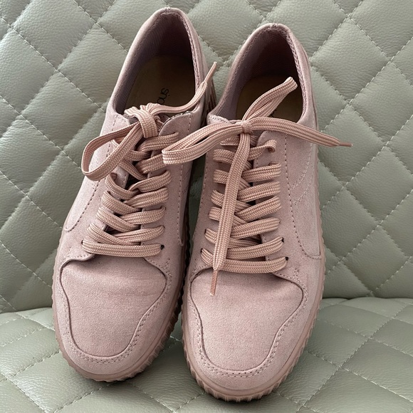 Suede material platform sneakers - Picture 3 of 8
